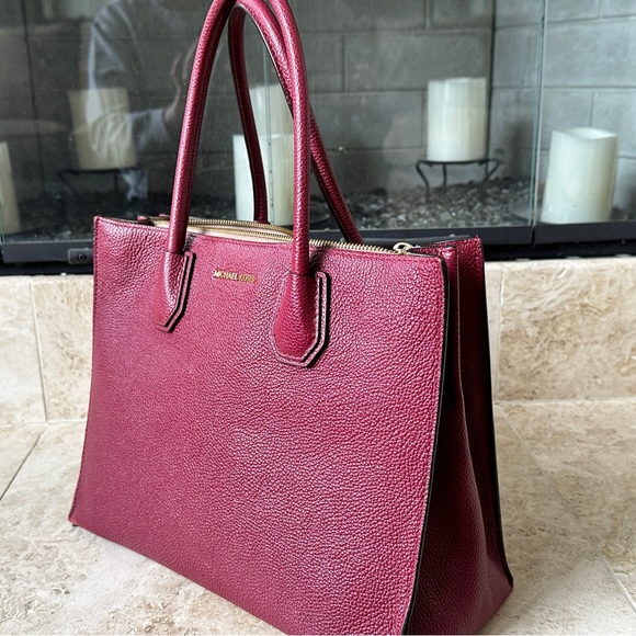 Michael Kors Crossbody Tote - Picture 3 of 15